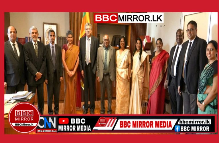 ශ්‍රී ලංකා නීති කොමිෂන් සභාවේ සභාපති ඇතුළු කොමිසමේ සාමාජිකයින් වෙත පත්වීම් ප්‍රදානය අධිකරණ අමාත්‍යවරයාගේ ප්‍රධානත්වයෙන් පැවැත්වුනා BBCMirror.lk .   CNN-Mirror.com ‘ asianewsplusone.com   sfmnewslk.com