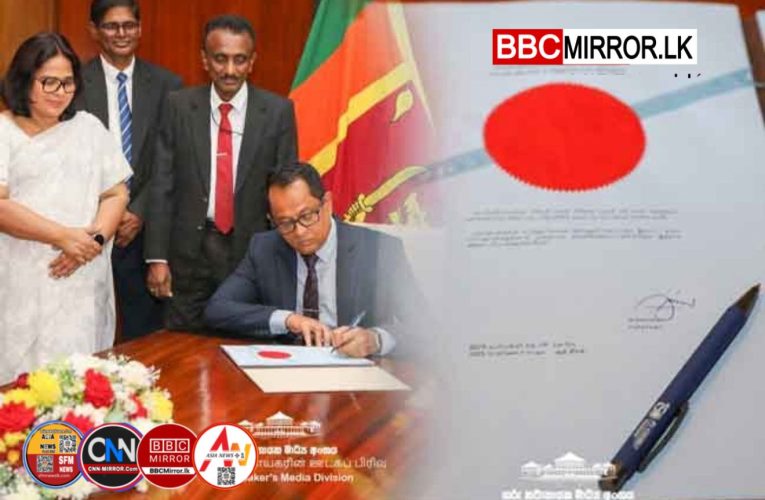 ජනාධිපතිවරුන්ගේ හිමිකම් ඉවත් කිරීමේ පනතට කථානායකවරයා අත්සන් තබයි