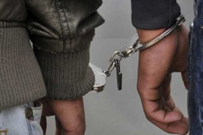 වෙඩි තැබීමකට සම්බන්ධ සැකකරුවන් දෙදෙනෙක් අත්අඩංගුවට