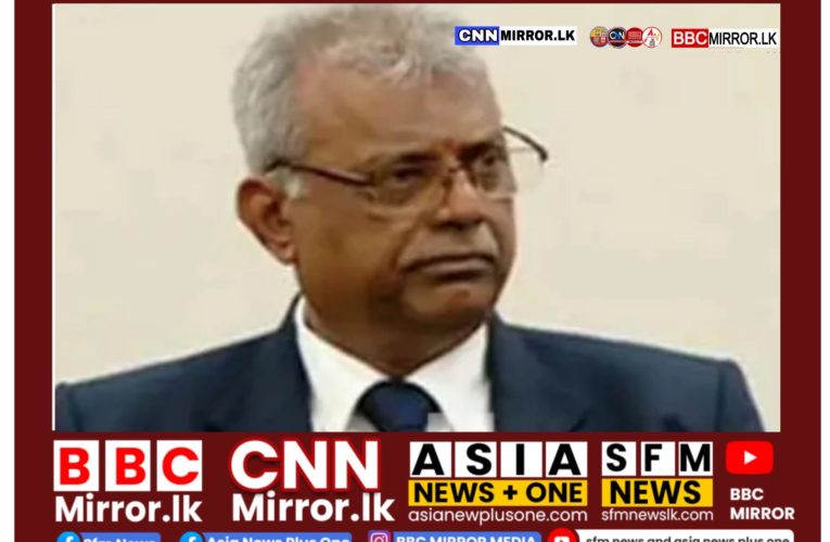 පාස්කු ප්‍රහාරයේ මහමොළකරු හඳුනාගෙන ඇති බව මහජන ආරක්ෂක අමාත්‍යාංශයේ ලේකම් රවී සෙනෙවිරත්න කියා තිබේ. BBCMirror.lk .   CNN-Mirror.com ‘ asianewsplusone.com   sfmnewslk.com