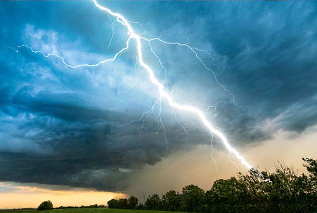 ප්‍රදේශ කිහිපයකට ගිගුරුම් සහිත වැසි