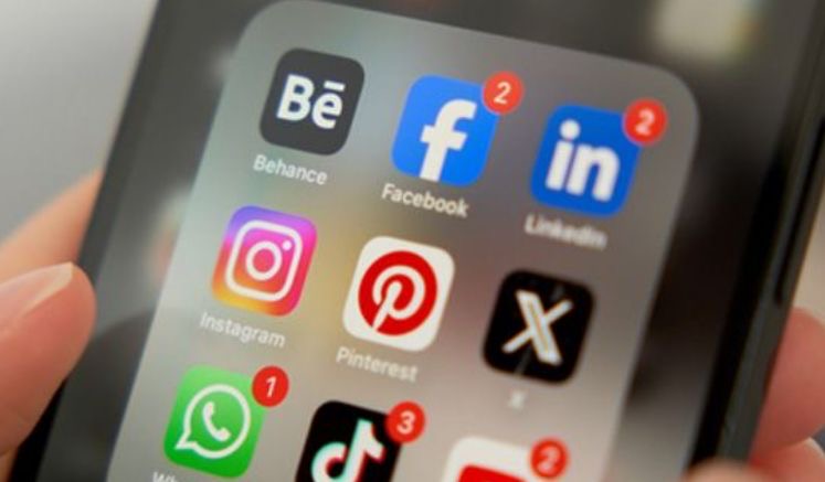 එක්සත් රාජධානියේ වයස අවුරුදු 16ට අඩු දරුවන්ට සමාජ මාධ්‍ය භාවිතය තහනම් කිරීමේ යෝජනාවකට ලෝඩ් සභාවේ බහුතරය අනුමැතිය ලබා දී ඇත.