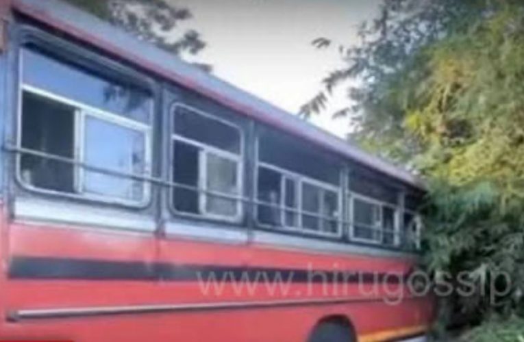 මගීන් 40ක් සමඟ ප්‍රපාතයකට පෙරලීමට ගිය බස් රථය බේරාගත් රියදුරු