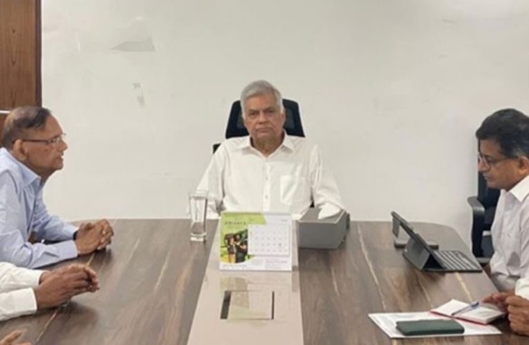විපක්ෂයේ කණ්ඩායම් සහ හිටපු ජනාධිපති රනිල් වික්‍රමසිංහ මහතා අතර සාකච්ඡාවක් අද (25) උදෑසන සිදුව තිබේ.