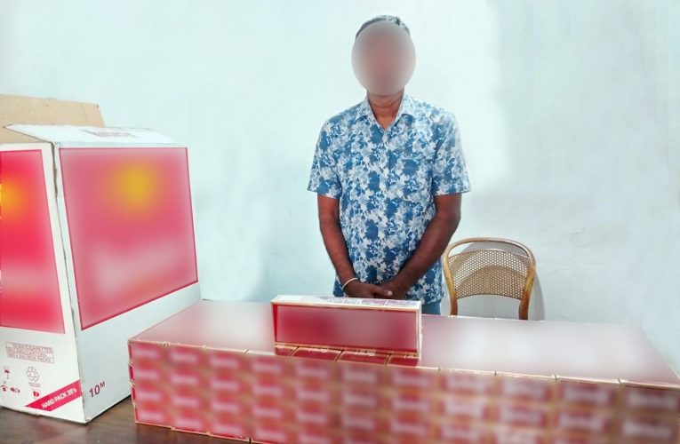 නීති විරෝධී විදෙස් දුම්වැටි ප්‍රවාහනය කට එකක් සමග ත්‍රිරෝද රථයක් අත්අඩංගුවට.
