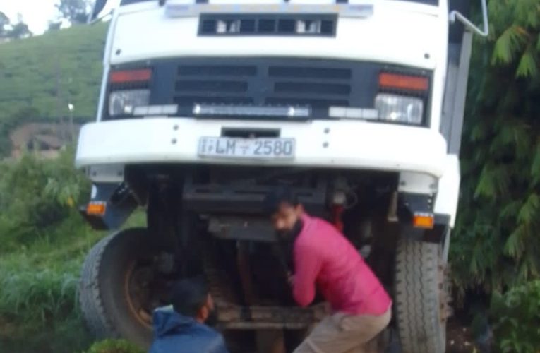 සිංගිමලේ ජලාශයේ නල ව්‍යාපෘතියක් නිසා දරවල වත්තේ පාලම කඩා වැටේ: