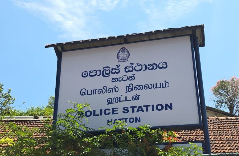 තහනම් ලී තොගයක් වැටලූ පොලිස් මෙහෙයුම .