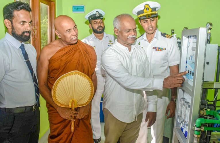 නාවික හමුදාවෙන් තවත් ජල පිරිපහදු 2 ක්.