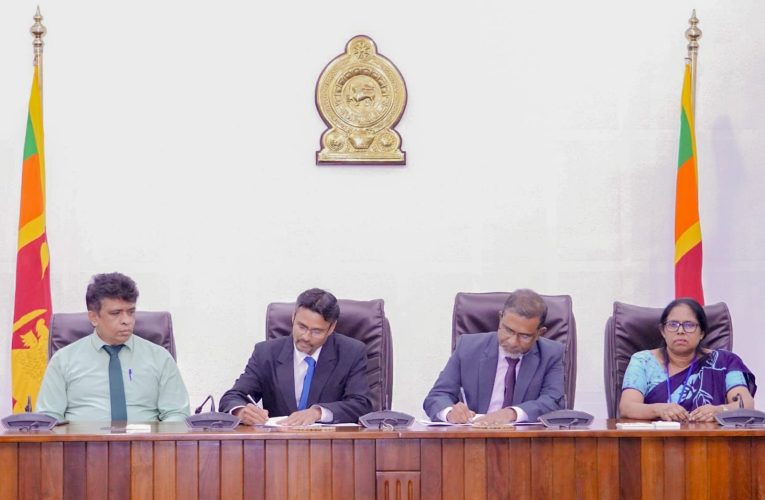 පොදු ප්‍රවාහන සේවාවන්හි නියැලෙන රාජ්‍ය අංශයේ නොවන සේවක කණ්ඩායම් සදහා රජයෙන් සුබසාධන වැඩ පිළිවෙලක්.