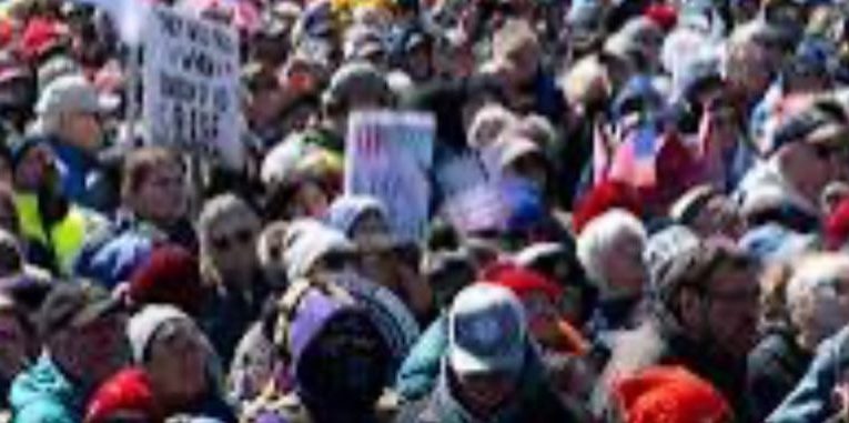 ඇමෙරිකානු ජනාධිපති ඩොනල්ඩ් ට්‍රම්ප්ට එරෙහිව ඇමෙරිකාව පුරා විරෝධතා රැසක්