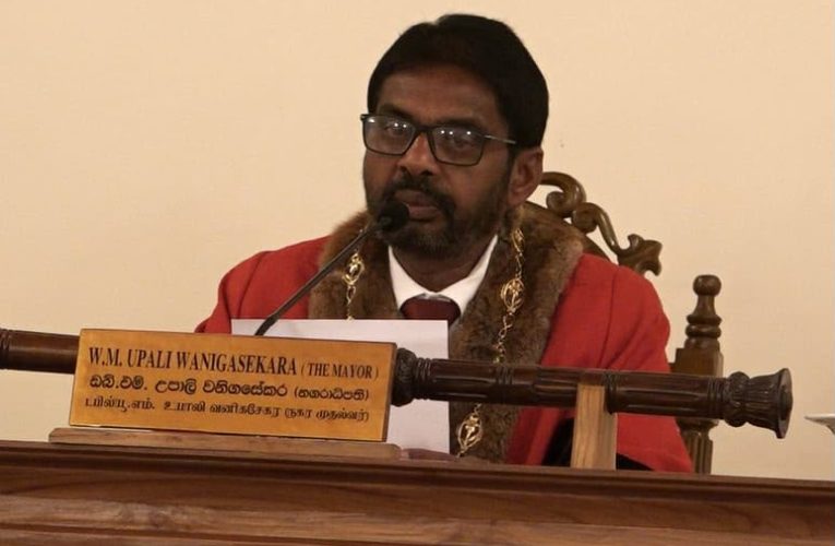 නුවරඑළිය නගරයේ සියලුම පදික වෙලදාම් අද (09) සිට නාගරික කොමසාරිස්වරයාගේ ප්‍රධානත්වයෙන්