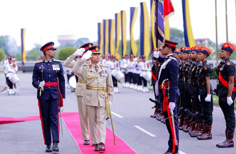 26 වැනි යුද්ධ හමුදාධිපති ධුරයේ වැඩ භාර ගනී.