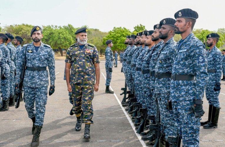 නාවික හමුදා මැරීන් භටයන් 36 ක් විසිර යයි.