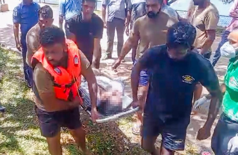 දියවන්නා වට වැටුණු කත නාවික හමුදාවෙන් මුදා ගනී.