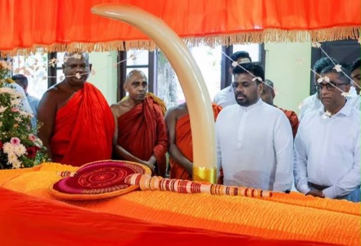 අතිපූජ්‍ය කැප්පෙටියාගොඩ සිරිවිමල නායක ස්වාමීන් වහන්සේගේ ශ්‍රී දේහයට ජනපති අවසන් ගෞරව දක්වයි