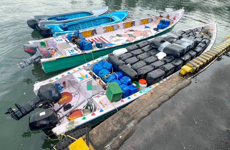 නීති විරෝධී දුම්කොල හුවමාරුවට ආ ඉන්දීය 07 ක් සමග මෙරට ධීවරයන් අත්අඩංගුවට.